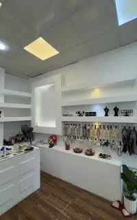مغازه ۱۷ متری معلم، حسین آباد