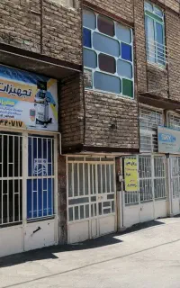 مغازه میدان مرکزی صحنه
