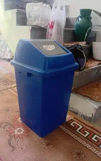 سطل زباله بزرگ نو استفاده نشده