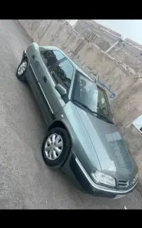 زانتیا2000کم کار بی رنگ بدون ضربه