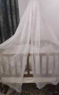 تخت گهواره کنار تخت مادر