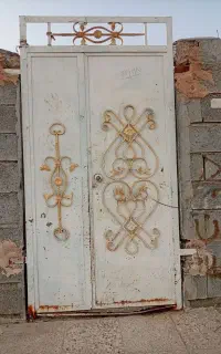 درب حیاط کوچک