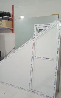 درب و پنجره پی وی سی