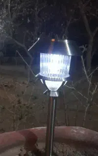 چراغ خورشیدی مخصوص چمن و دکور