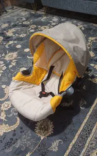 صندلی ماشین و کریر