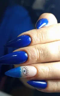 خدمات کاشت ناخن با تخفیفات ویژه