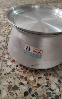 دیگ سه من روی