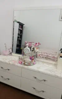میز آرایش چهار کشو با آینه بزرگ