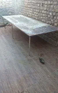تخت آهنی