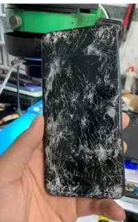 خریدار گوشی های با lcd شکسته و خراب