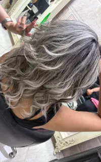 میکاپ شنیون و کاشت ناخن و رنگ و لایت و کاشت مژه