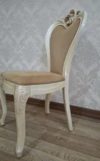 ۸ عدد صندلی زیبا و در حد نو