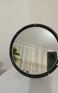 آینه با قاب سنگی