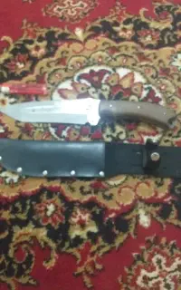 چاقو مناسب طبیعت گردی