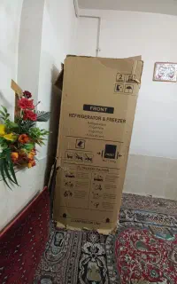 یک عدد یخچال و یک عدد لباسشویی با کارتن بفرو میرسد