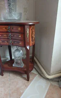 میز تلفن و اباژور