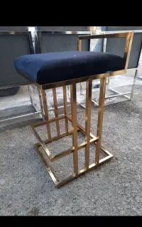 صندلی پایه دار