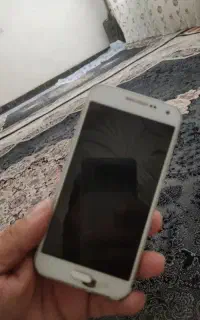 گوشی e5 Samsung