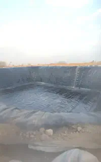 حوضچه پرورش میگو با ورق لاینر ژئوممبران عایق مشکی