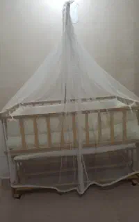 تخت و گهواره نوزاد