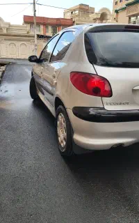 پژو206 مدل 82 درحد