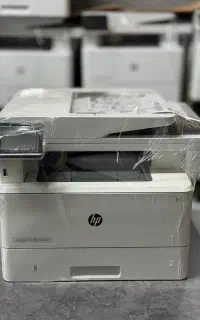 یک دستگاه Laserjet Pro MFP M426dn