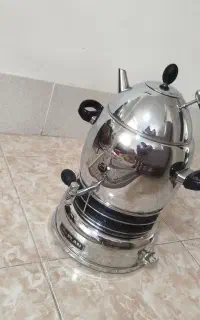 یه عدد سماور و قوری