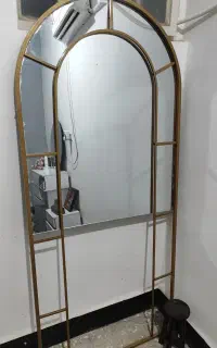 آینه لازم داره نصفش شکسته ولی برش دادم