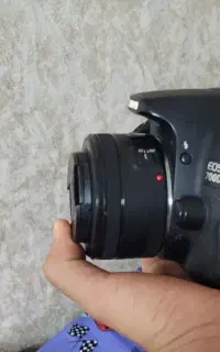 کنون 700D با لنز 50mm فیکس