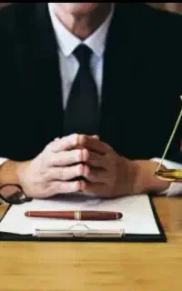 وکیل پایه یک دادگستری و مشاور حقوقی