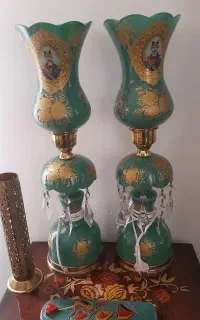 دوعدد چراغ سلطنتی