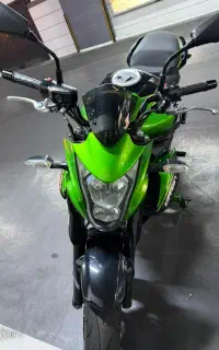 این موتور یک نیکد (Naked Bike) با انجین دو سیلندر