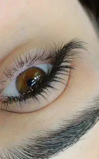 اکستنشن و کاشت مژه