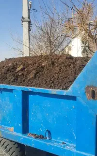 حمل کودگاوی کهنه وخاک باغچه ماسه بادی با نیسان