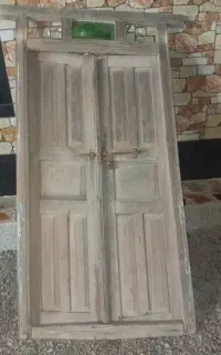 درب تخته ای قدیمی
