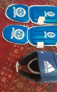 کلاه و ساق بند کاراته سایز تغیر پذیر