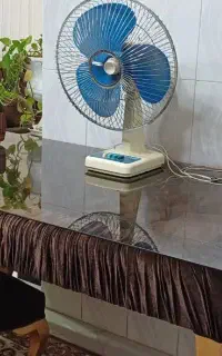 میز نهارخوری ۶ نفره به همراه صندلی مربوطه