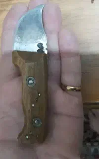 کارد قدیمی.همراه غلاف.