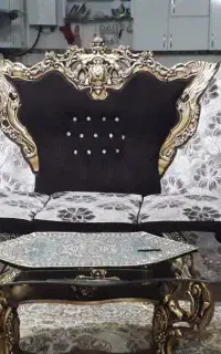 مبل نه نفره تمیز  همراه میز وسط دو عسلی