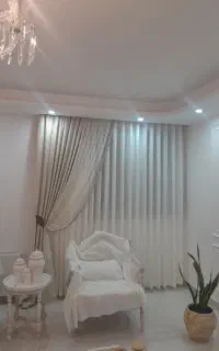 پرده تازه نصب شده