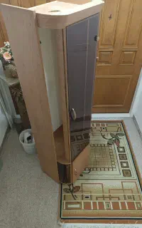 کمد چوبی و میز آیینه فرفورژه با صندلی (فروش فوری)
