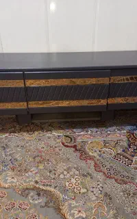 میز تلویزیون در حد نو