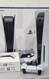 ps5 fat دیسک خور یه ترا بایت به همراه دو دسته اصل