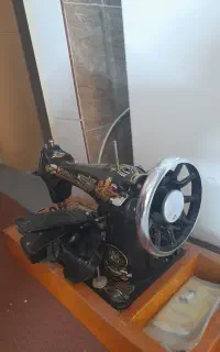 چرخ خیاطی قدیمی  ۵۵۰۰