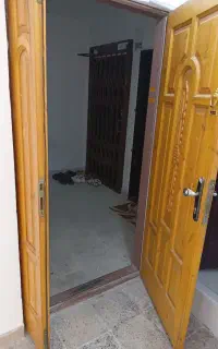 در چوبی اپارتمان