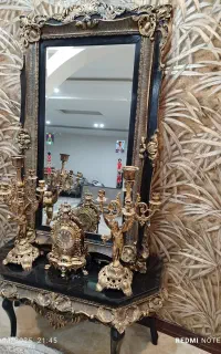 میز و آیینه