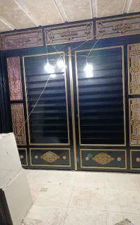 رنگ آمیزی ساختمان در و پنجره