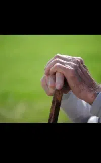 پرستار برای نگهداری از سالمند