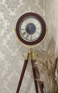 ساعت دکوری سه پایه