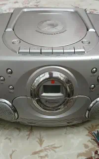 ضبط ورادیو سی دی خور